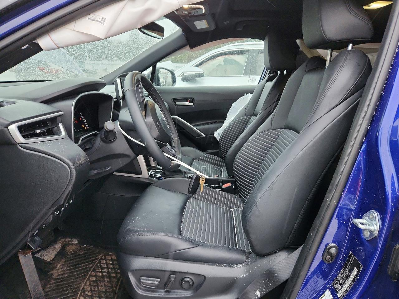 TOYOTA COROLLA CROSS 2025 — 8