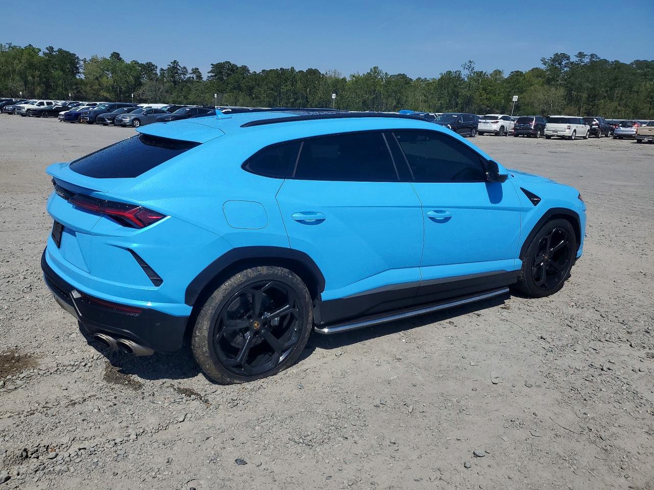 LAMBORGHINI URUS 2022 — 4