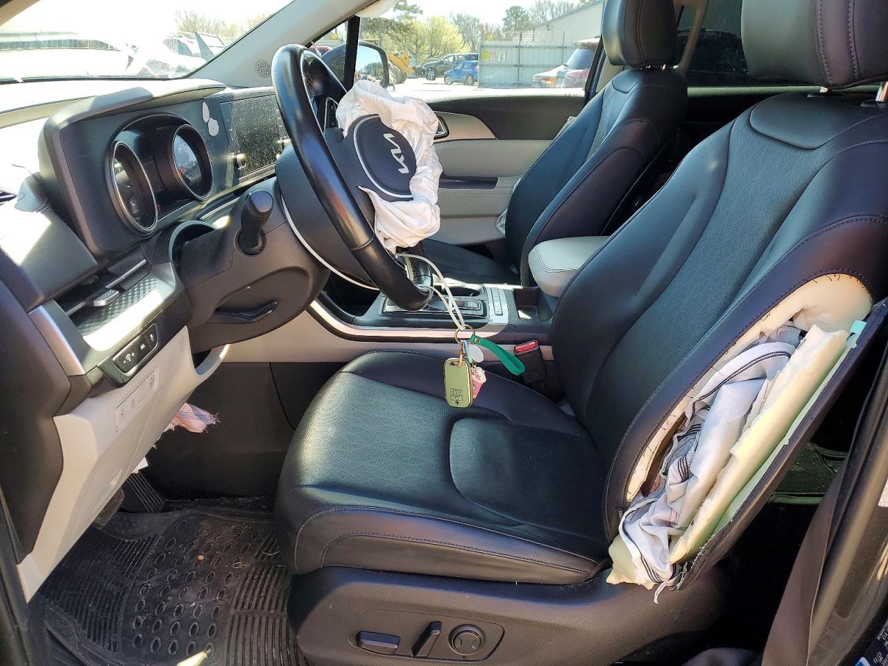 KIA CARNIVAL 2023 — 8