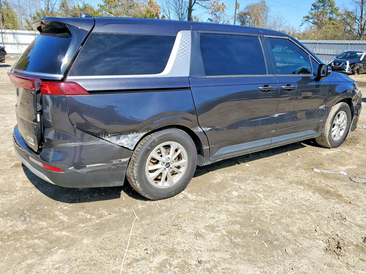 KIA CARNIVAL 2023 — 4