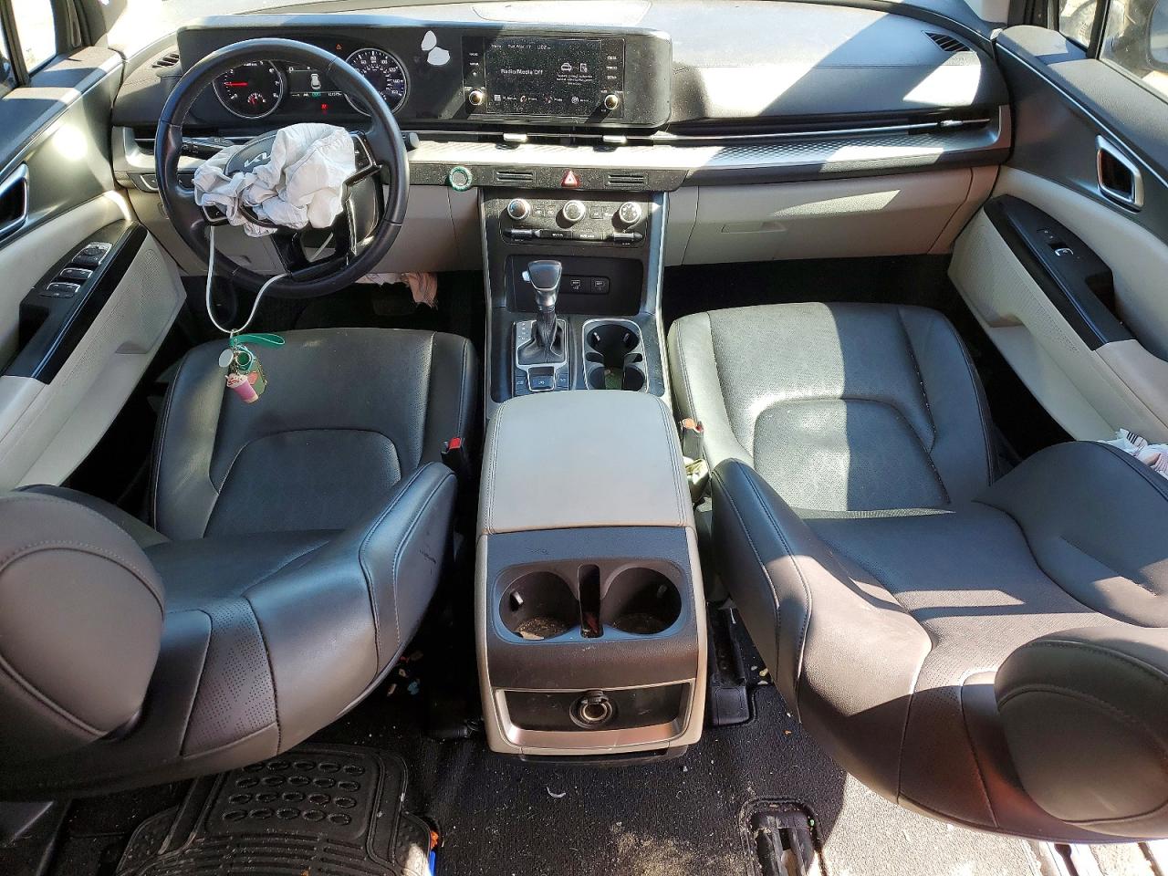 KIA CARNIVAL 2023 — 9