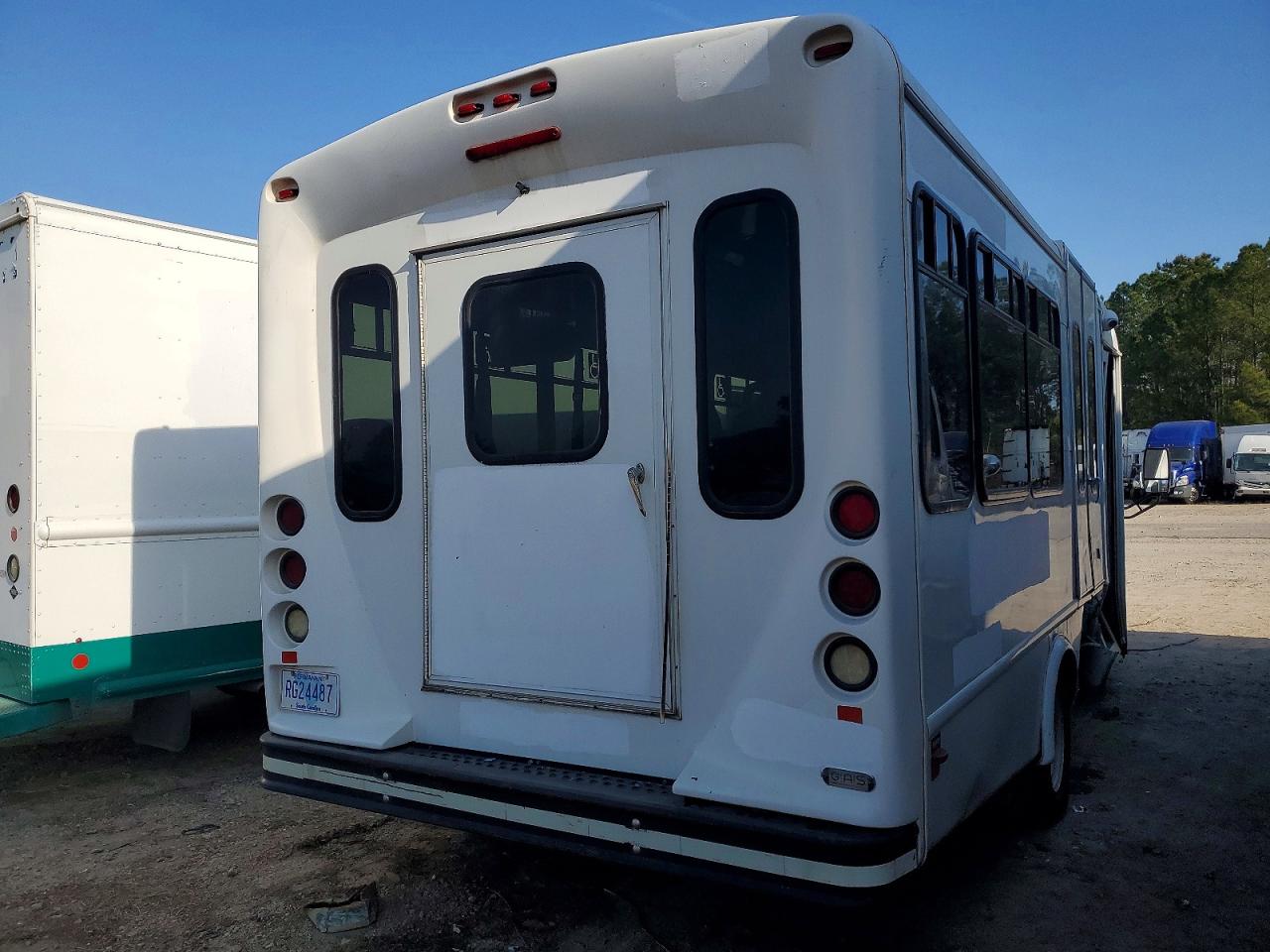 2016 FORD E450