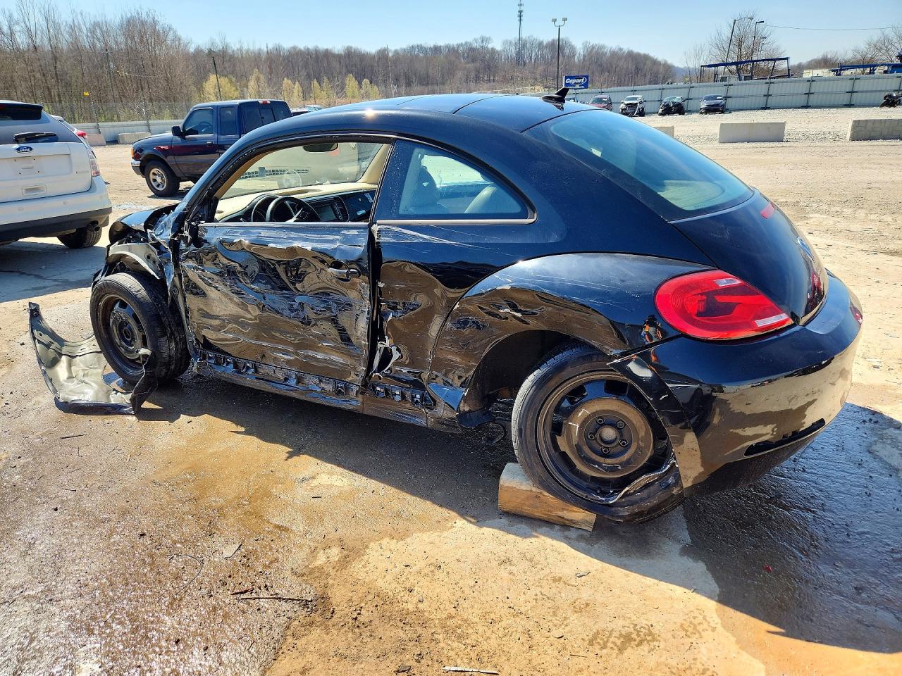 VOLKSWAGEN BEETLE 2013 — 3