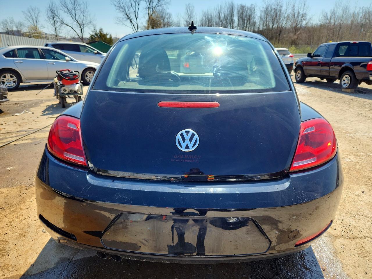 VOLKSWAGEN BEETLE 2013 — 7