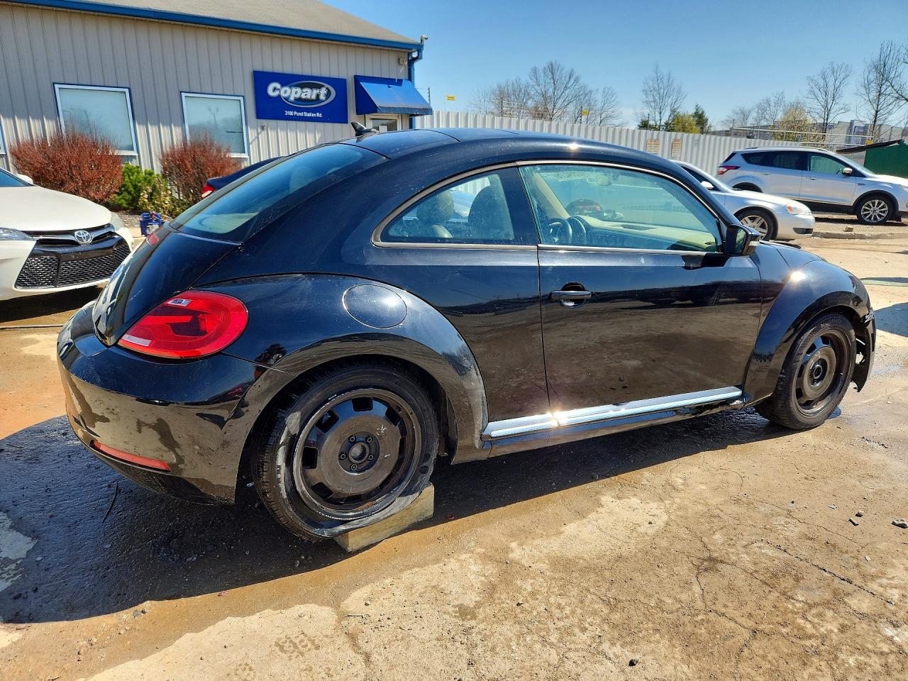 VOLKSWAGEN BEETLE 2013 — 4