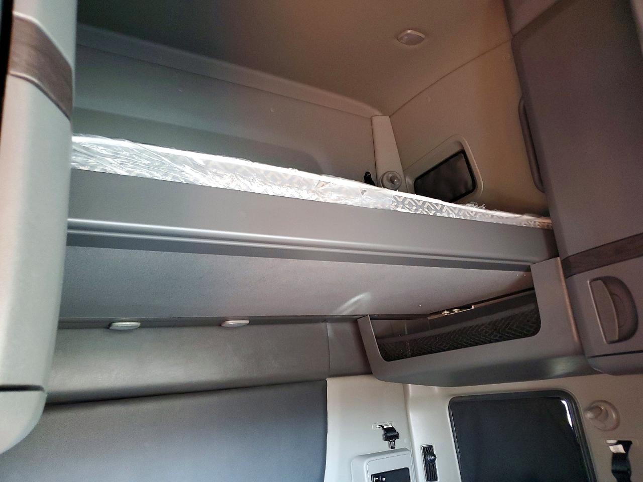 INTERNATIONAL LT625 2024 — 7