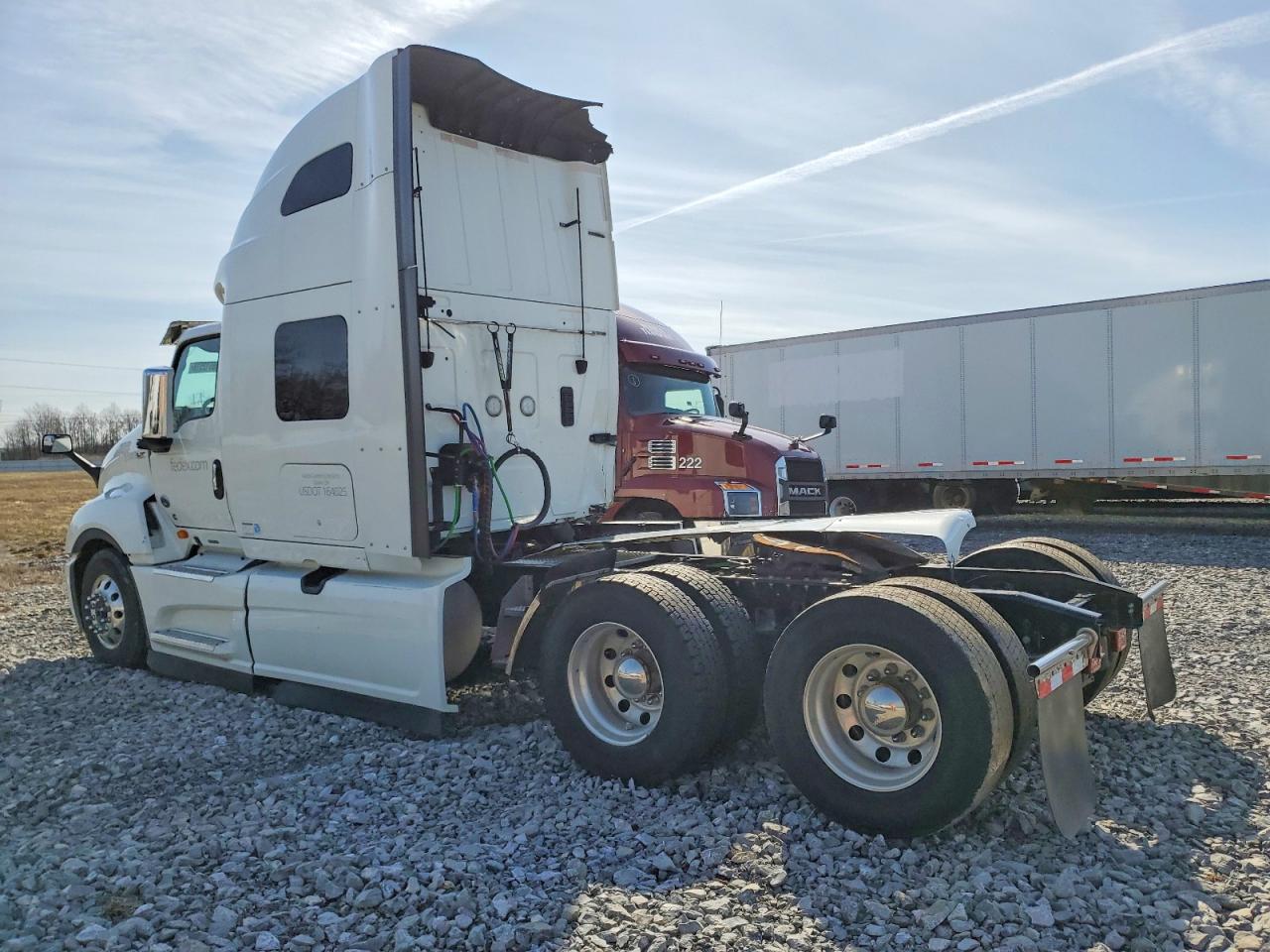 INTERNATIONAL LT625 2024 — 4