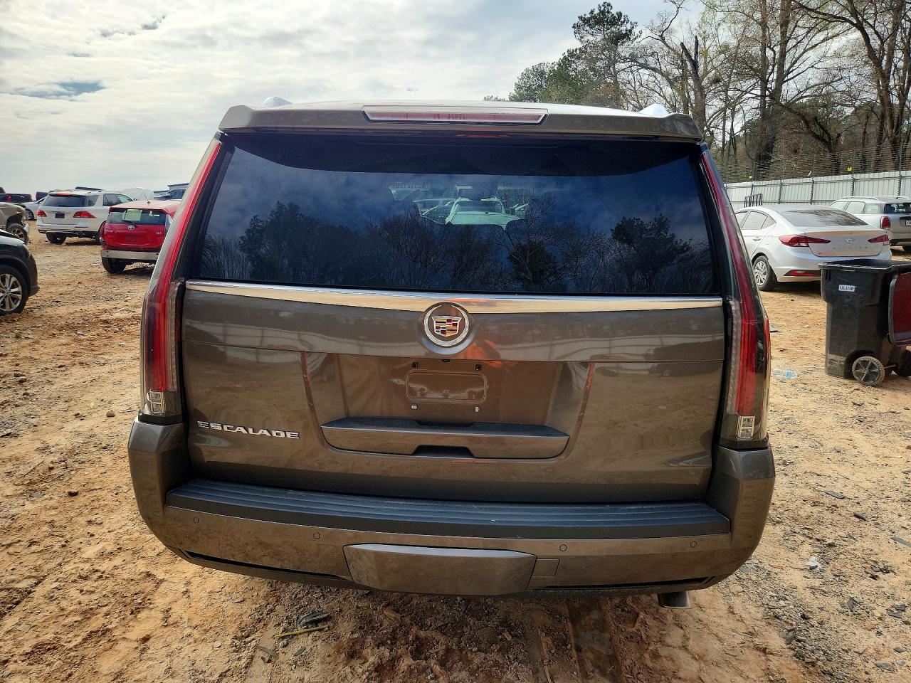 CADILLAC ESCALADE 2016 — 7