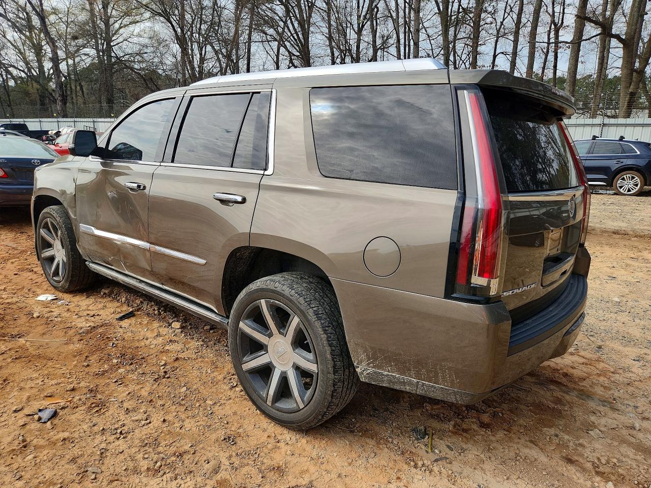 CADILLAC ESCALADE 2016 — 3