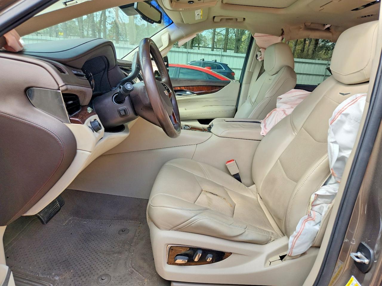 CADILLAC ESCALADE 2016 — 8