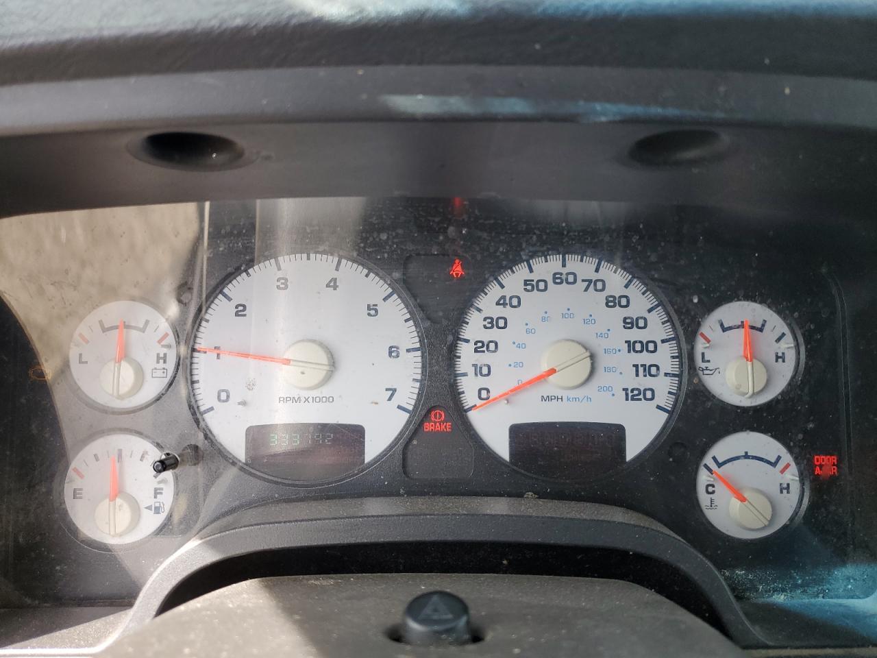 DODGE RAM 1500 2003 — 10