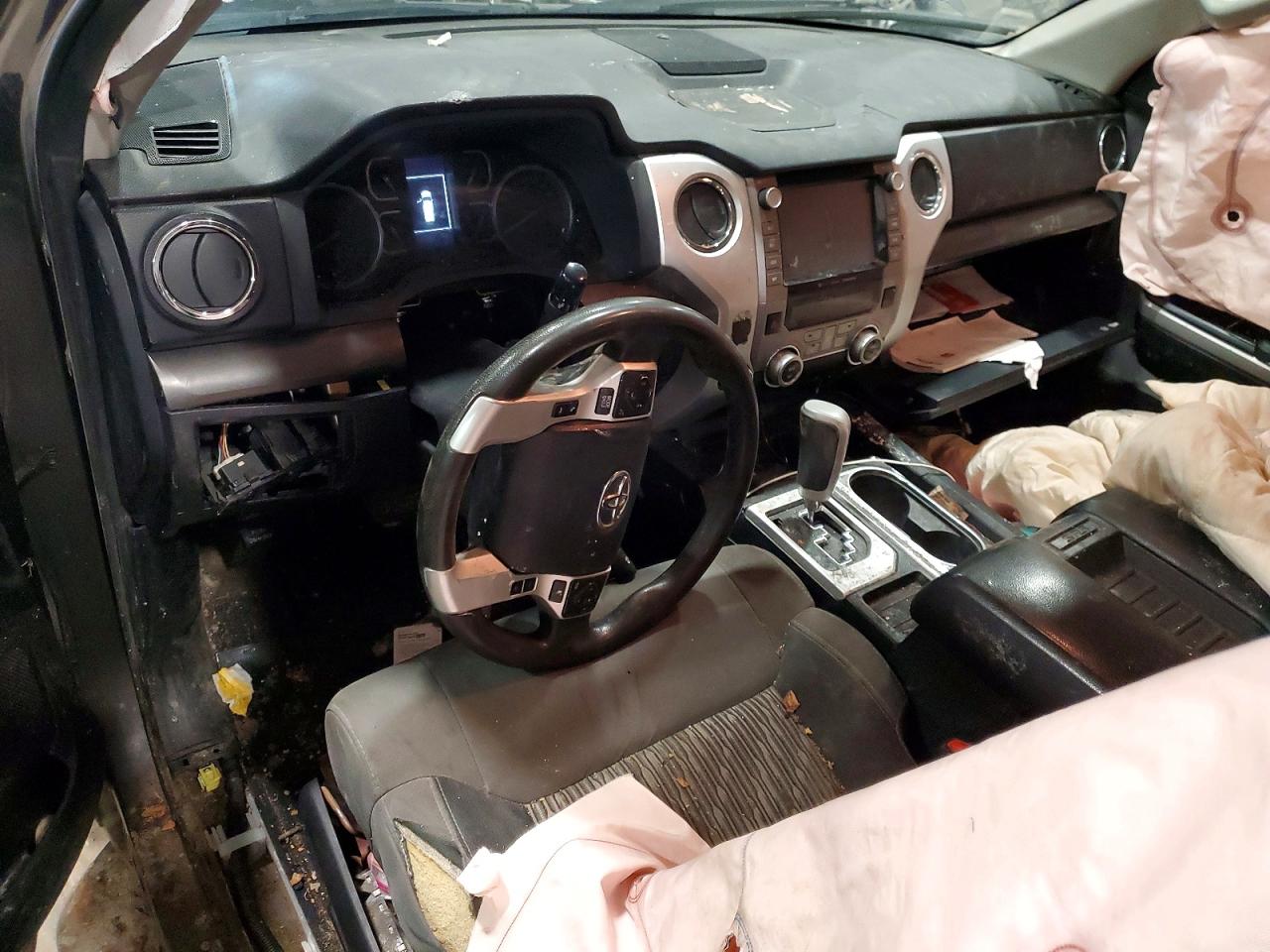 TOYOTA TUNDRA 2020 — 9