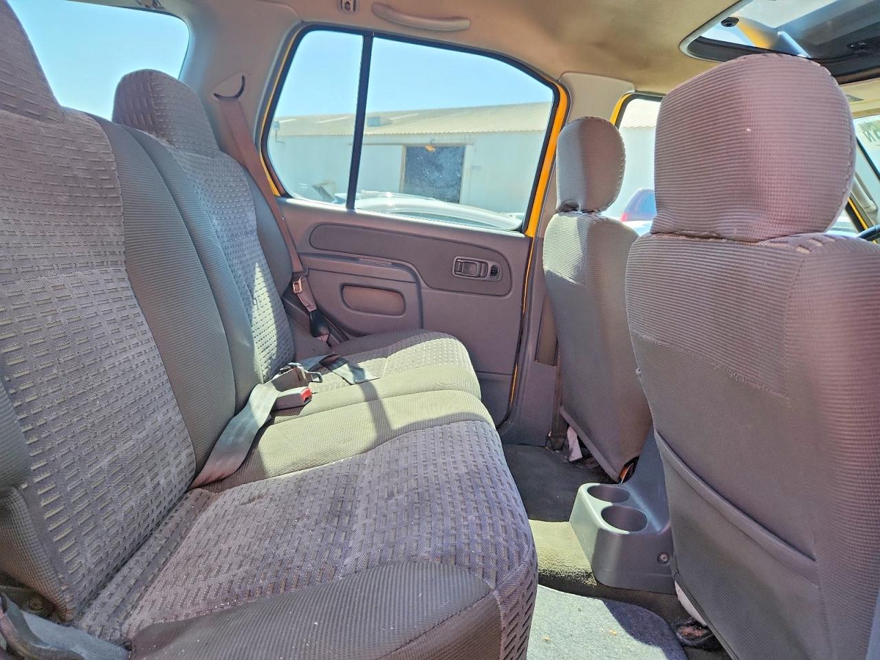 NISSAN XTERRA 2001 — 12