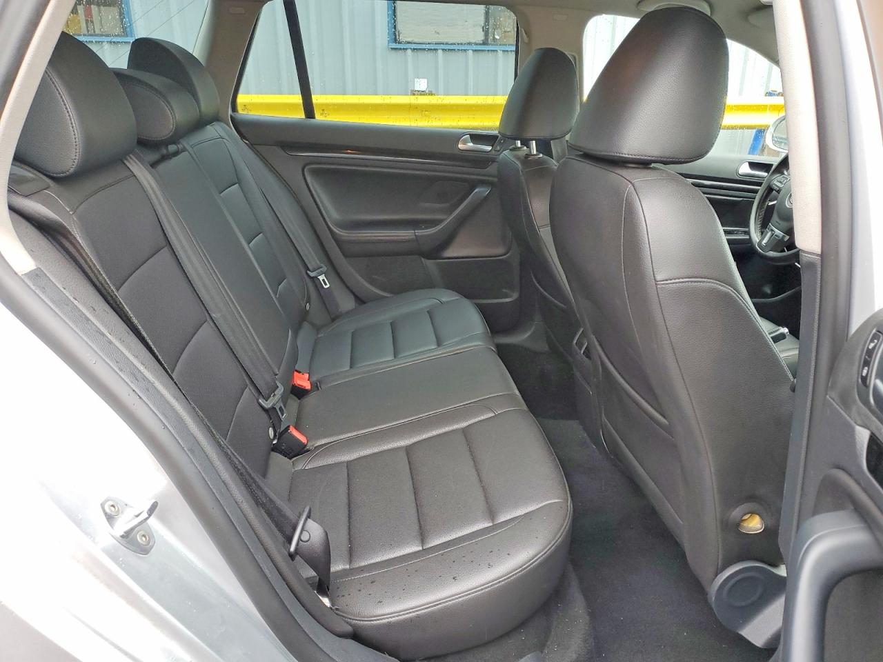 VOLKSWAGEN JETTA 2014 — 11