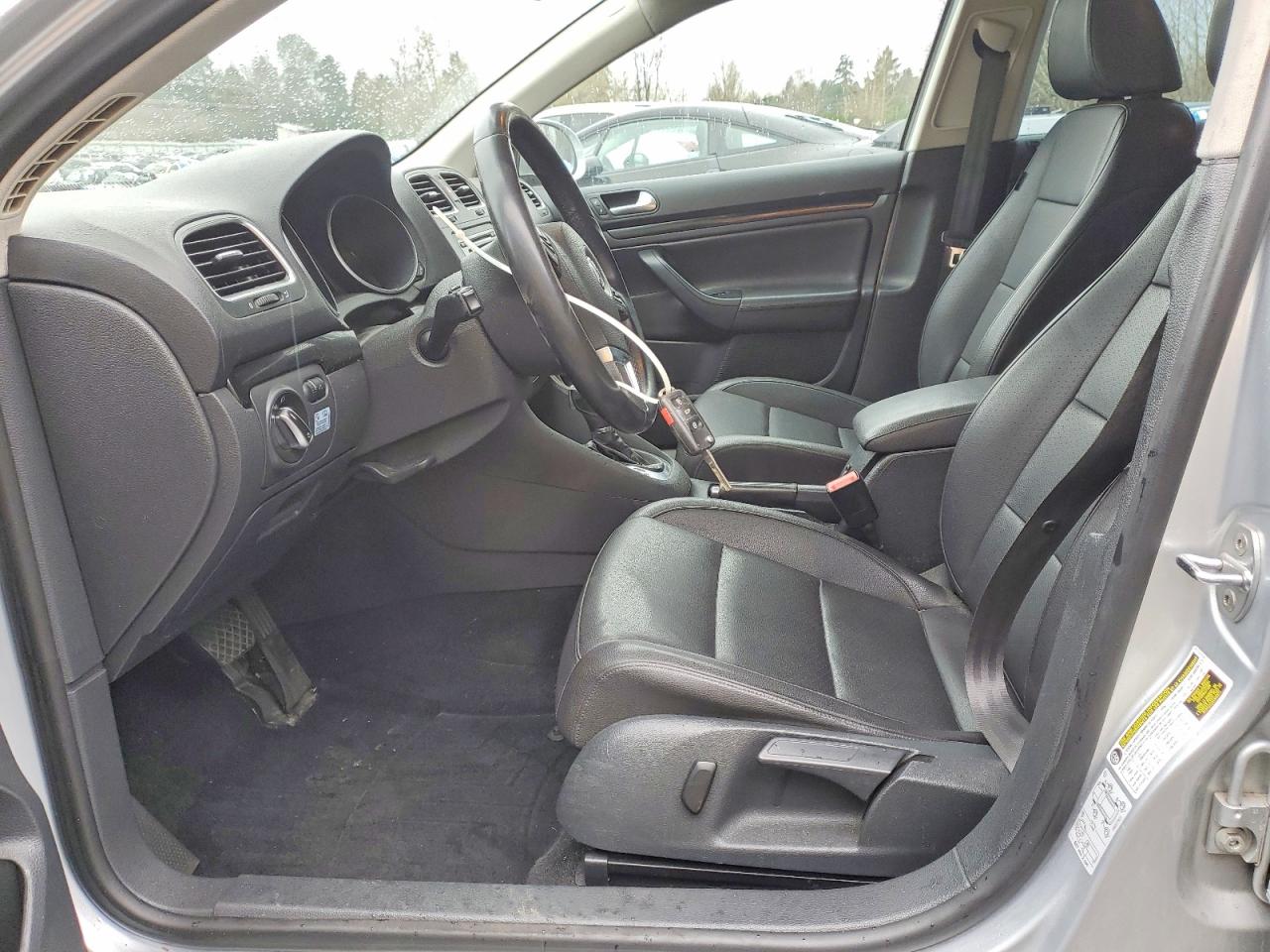 VOLKSWAGEN JETTA 2014 — 8