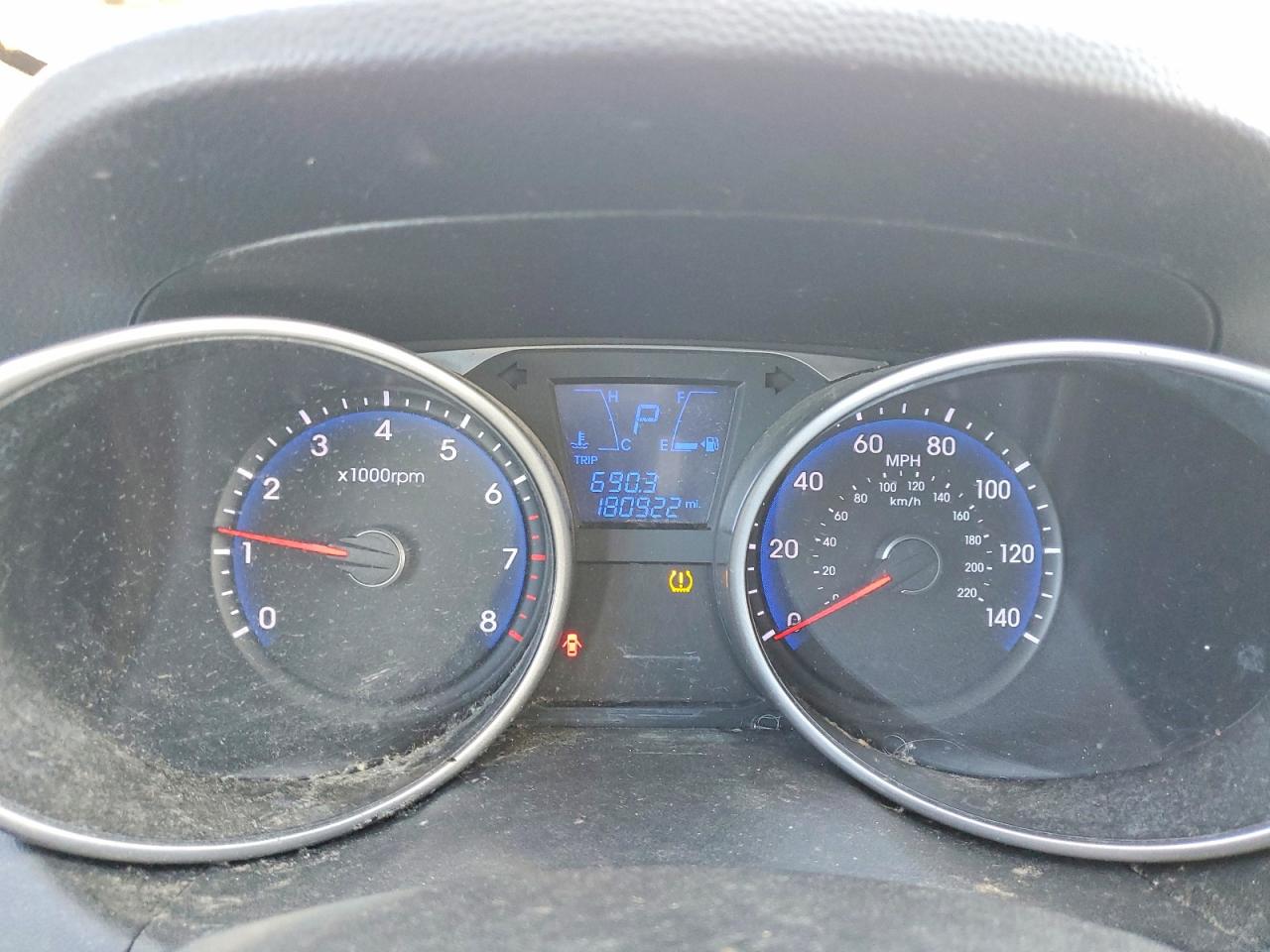 HYUNDAI TUCSON 2011 — 10