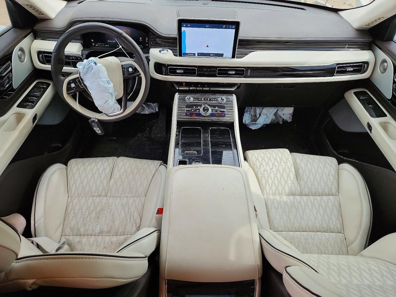LINCOLN AVIATOR 2023 — 9