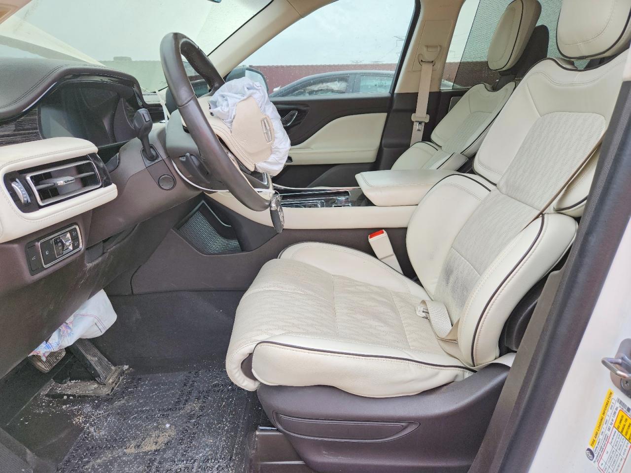 LINCOLN AVIATOR 2023 — 8