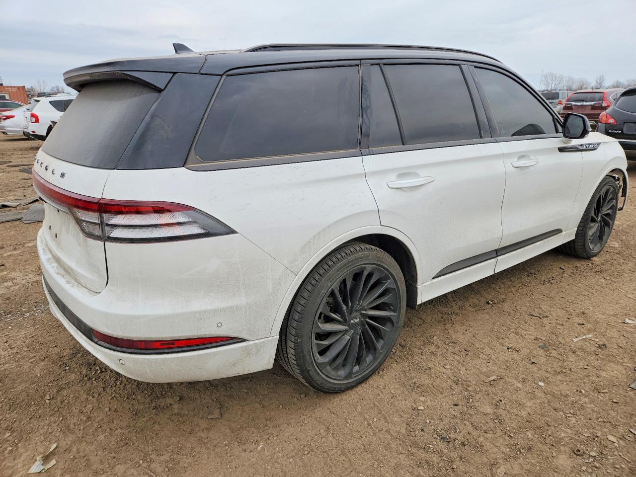 LINCOLN AVIATOR 2023 — 4