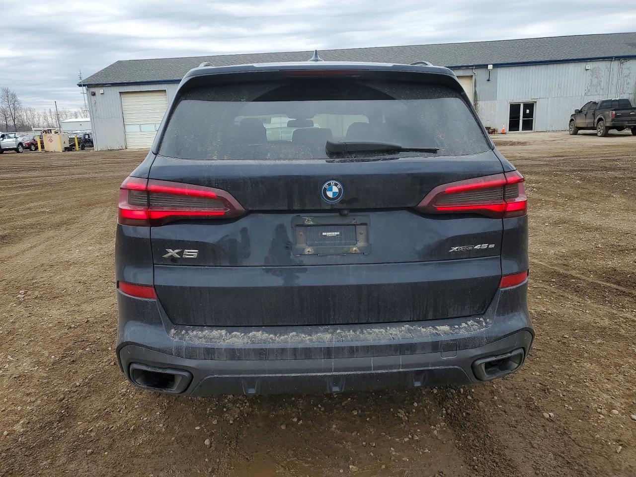 BMW X5 2023 — 7