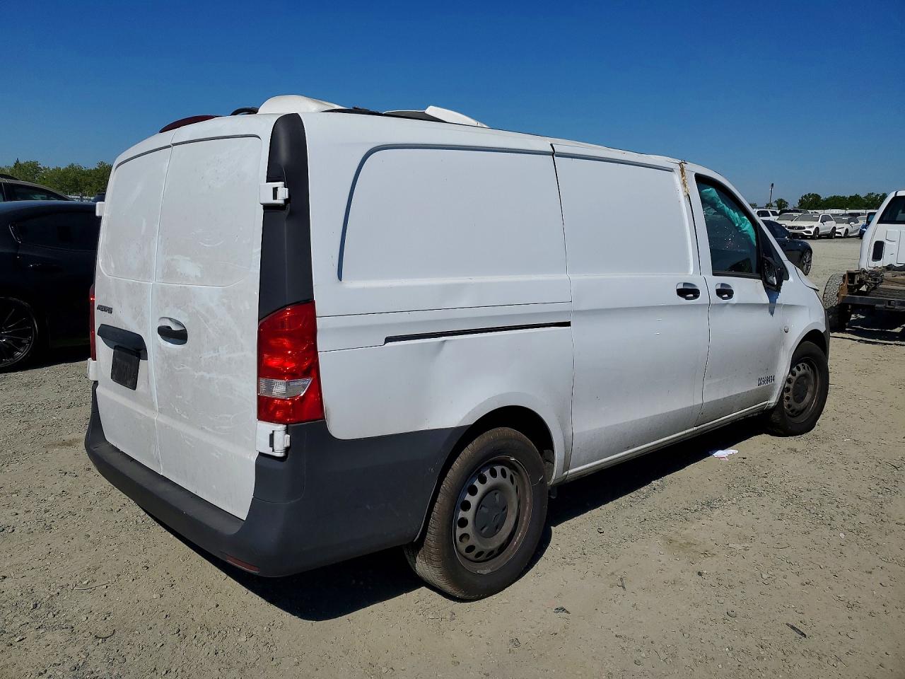 MERCEDES BENZ METRIS 2022 — 4
