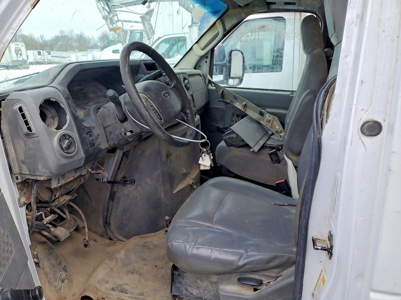 FORD ECONLINE 2018 — 8