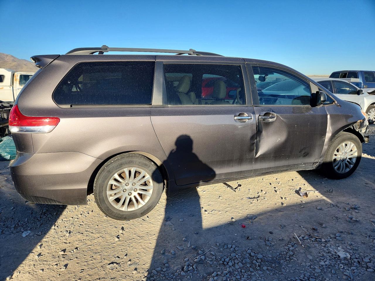 TOYOTA SIENNA 2012 — 4