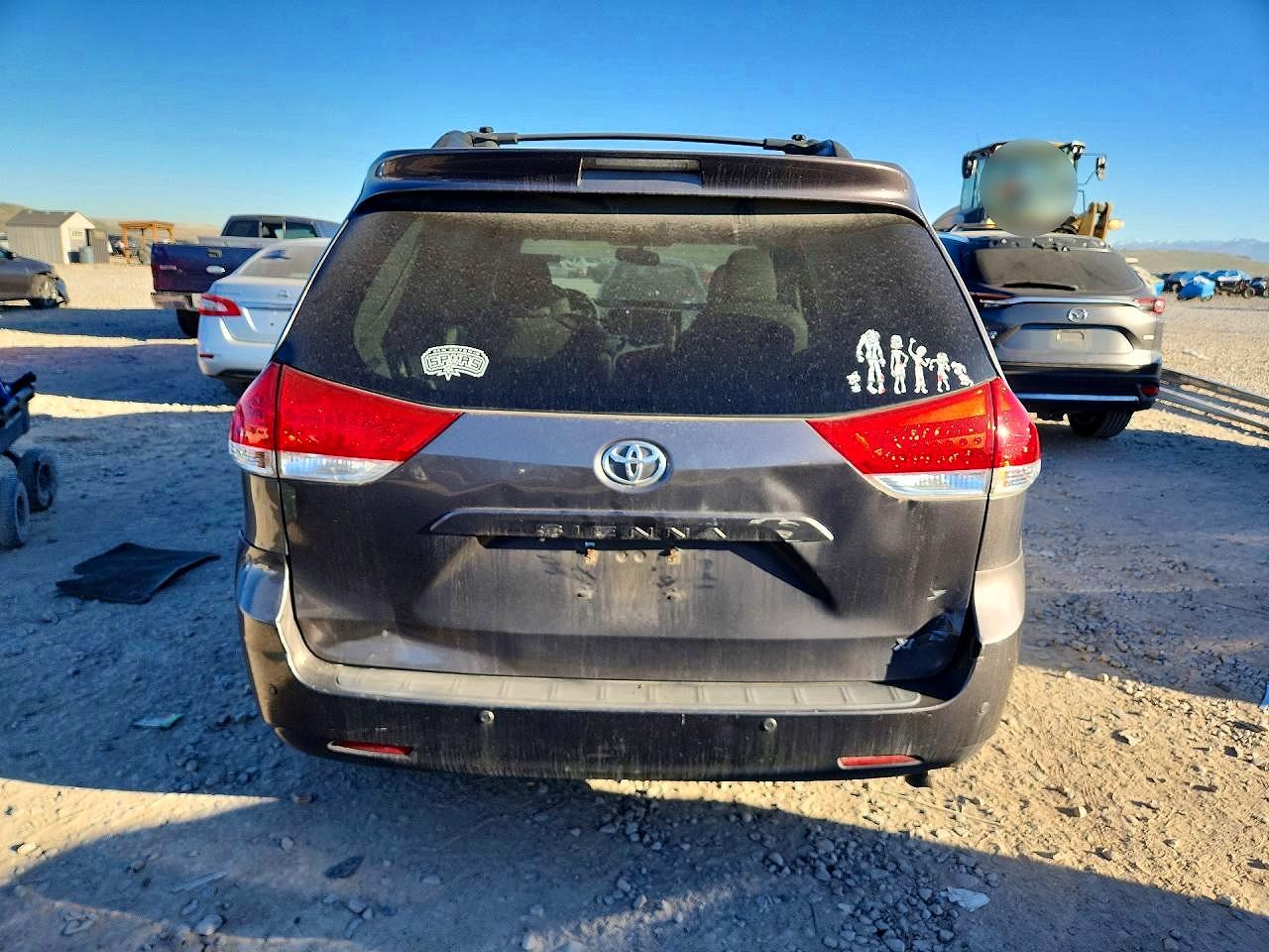 TOYOTA SIENNA 2012 — 7