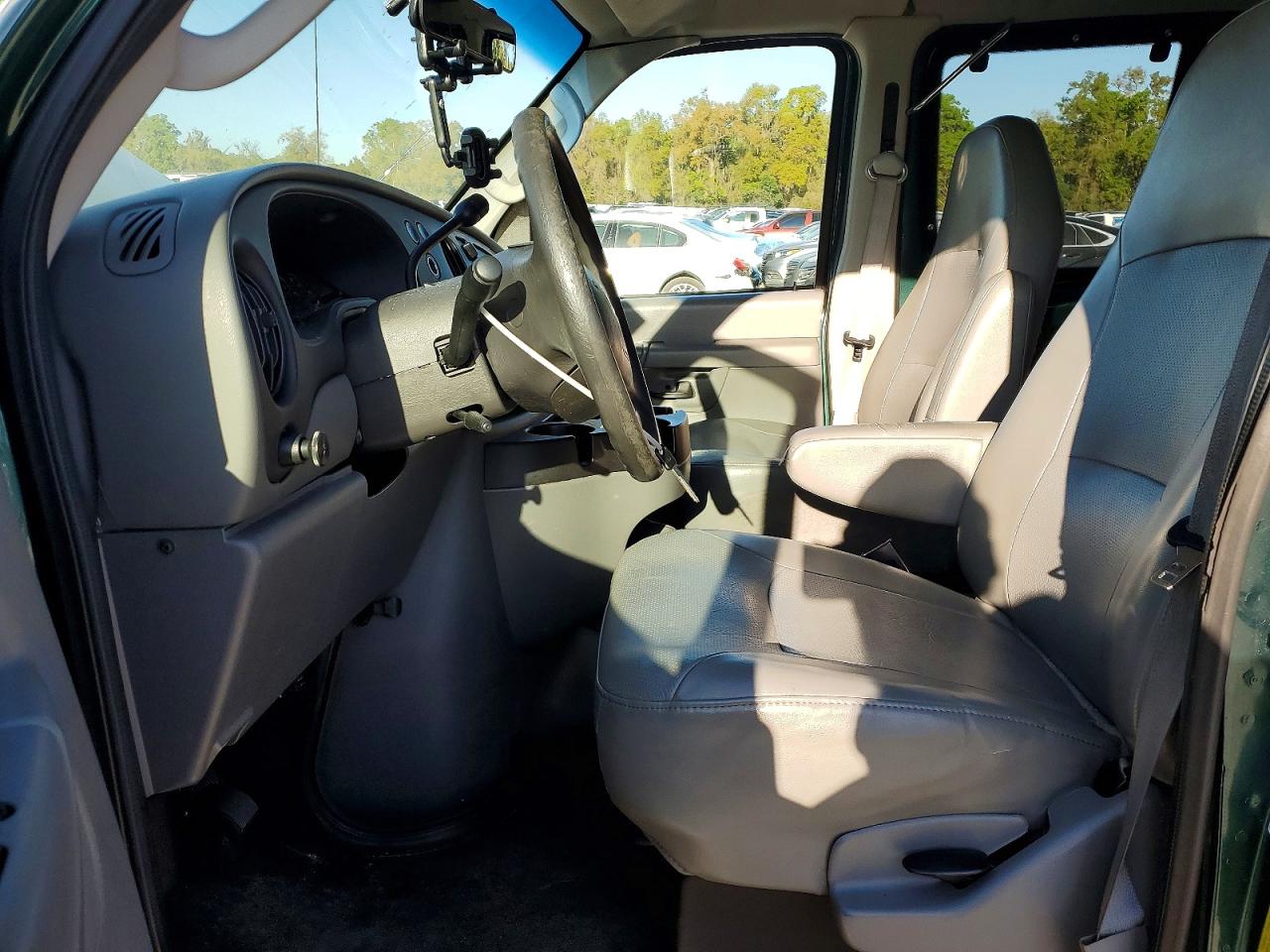 FORD ECONOLINE 2008 — 8