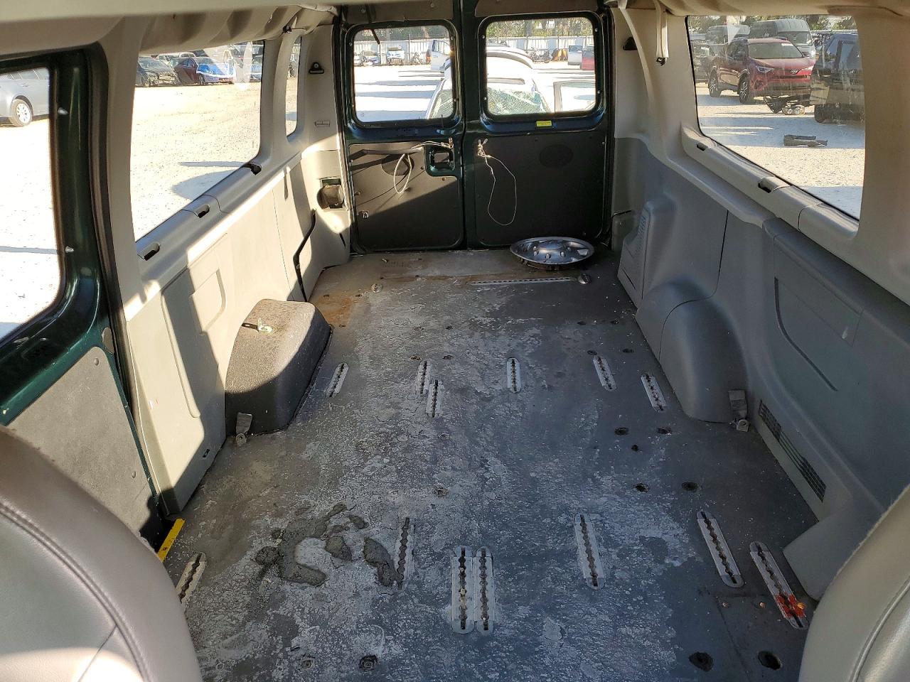 FORD ECONOLINE 2008 — 11