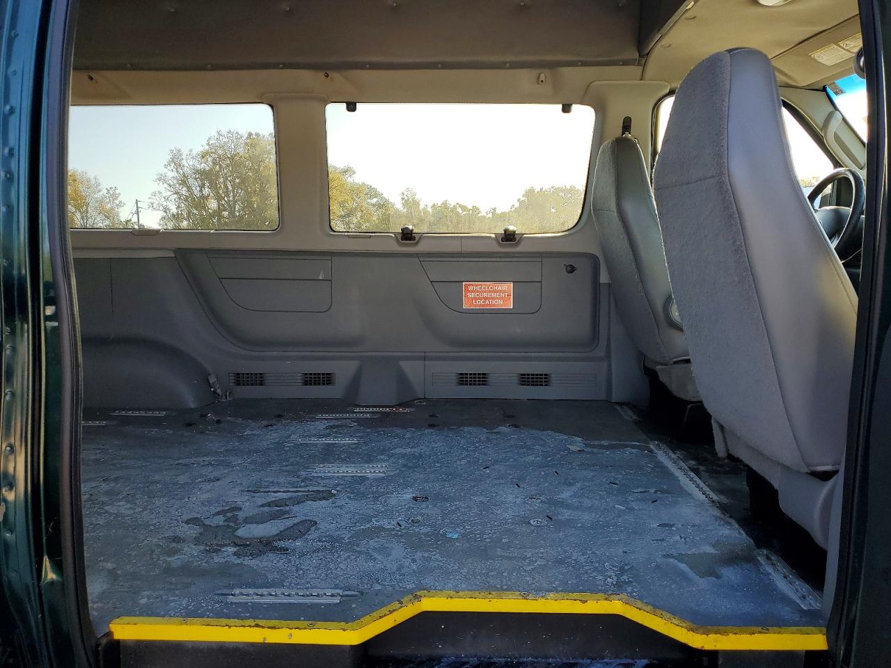 FORD ECONOLINE 2008 — 12