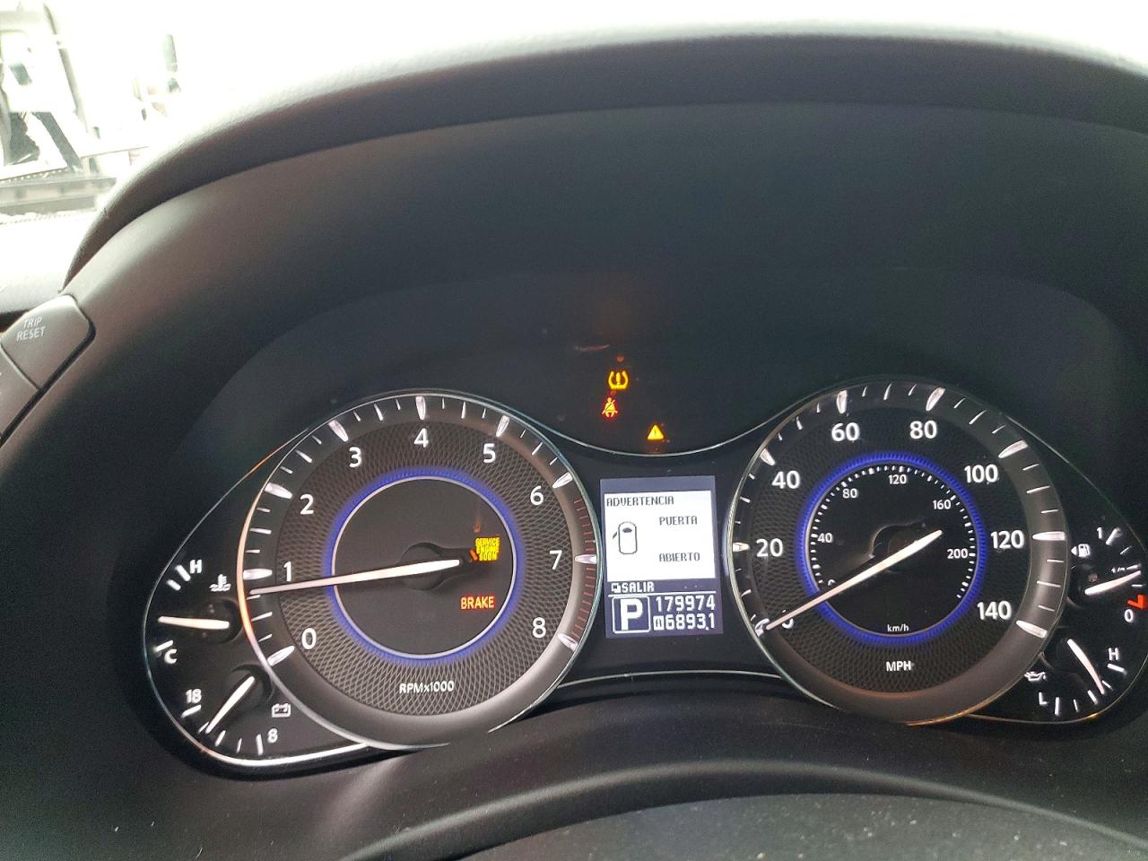 INFINITI QX56 2011 — 10