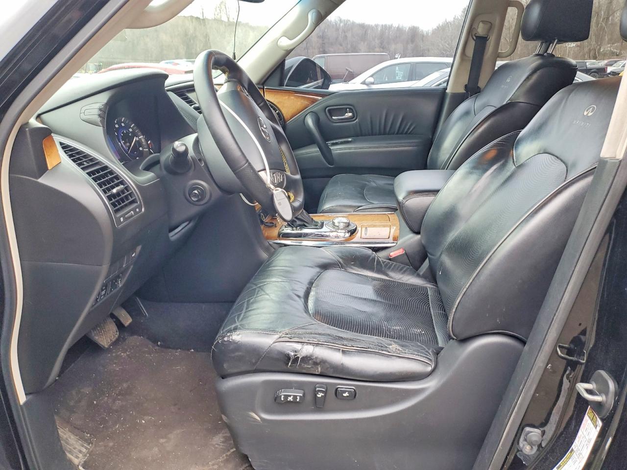 INFINITI QX56 2011 — 8