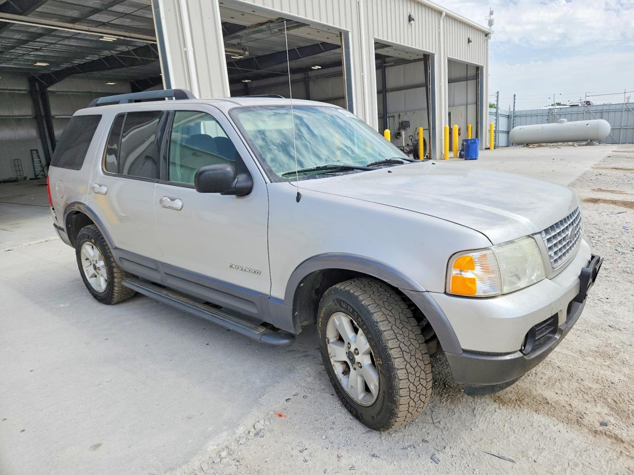 FORD EXPLORER 2005 — 5