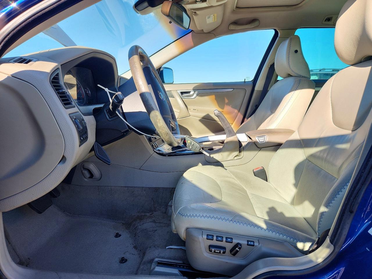 VOLVO XC70 2006 — 8