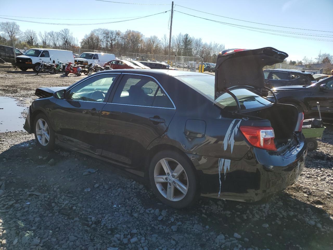 Toyota Camry 2012 — 2