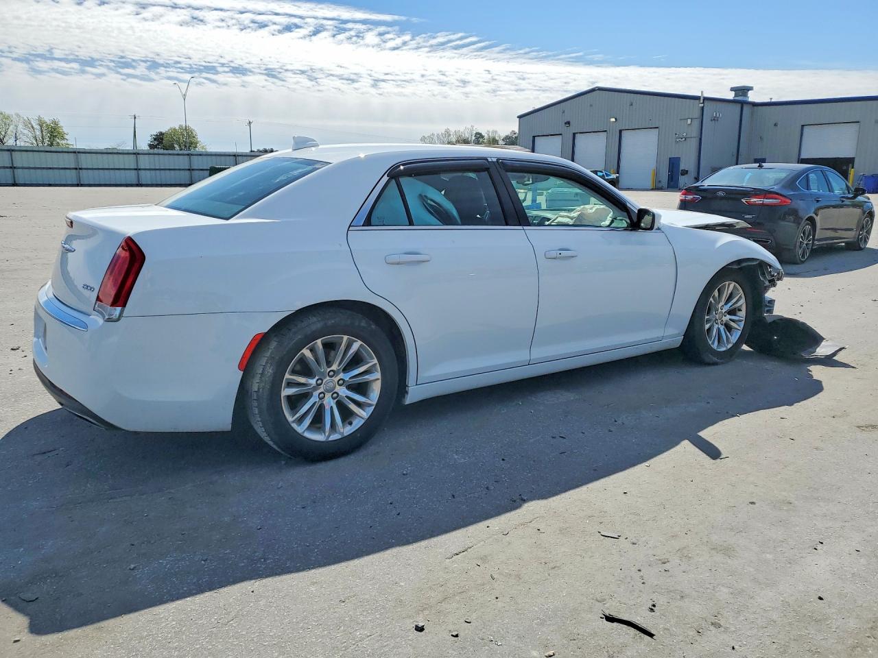 CHRYSLER 300 2017 — 4