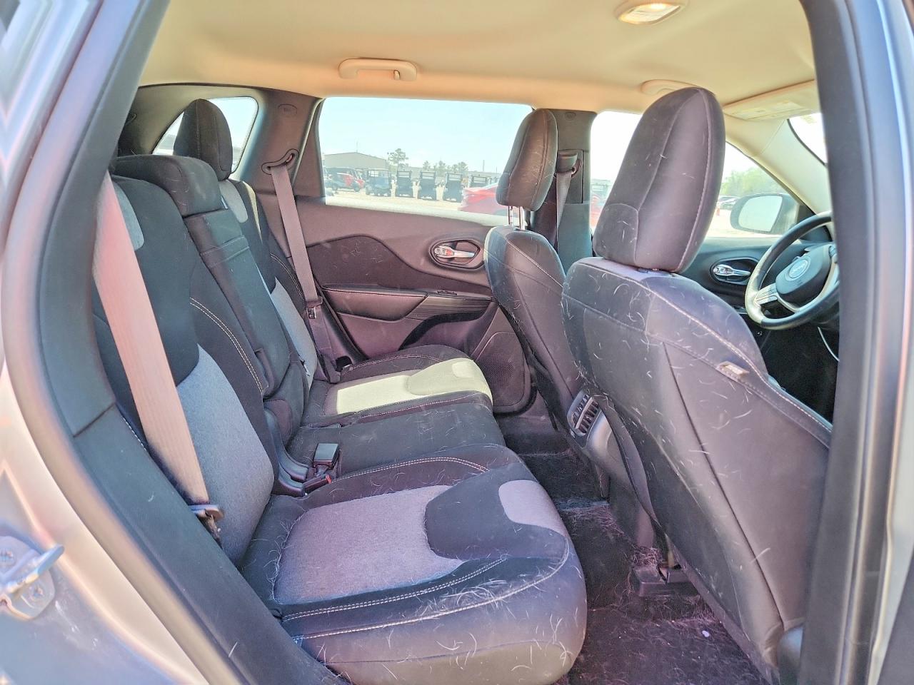 JEEP CHEROKEE 2015 — 11