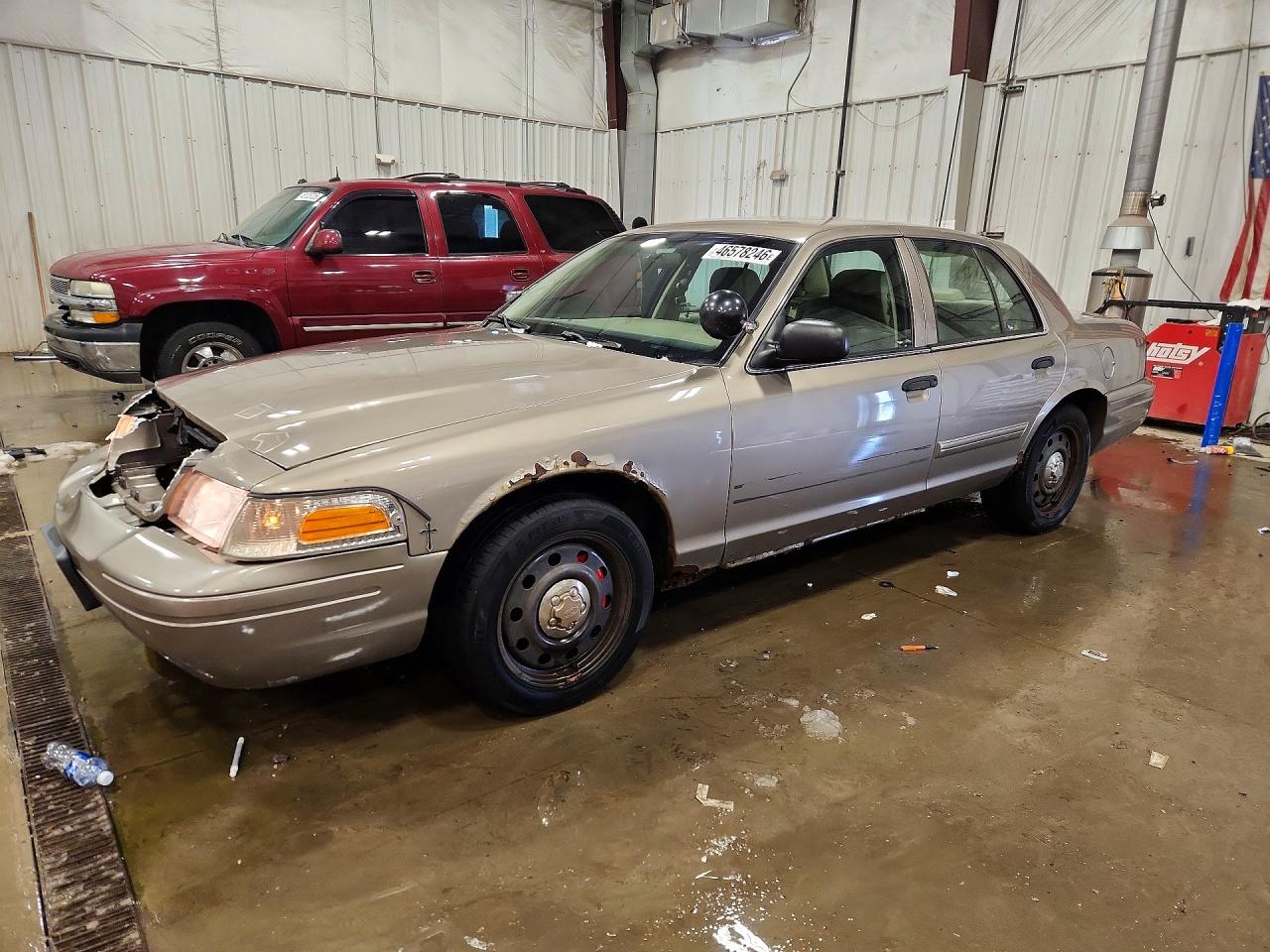 FORD CROWN VICTORIA 2011 — 2