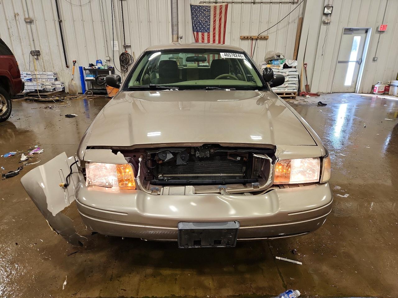 FORD CROWN VICTORIA 2011 — 6