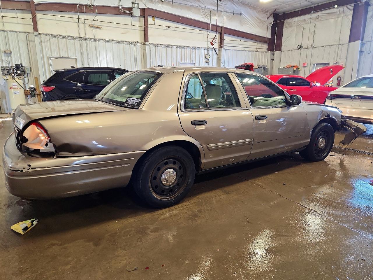 FORD CROWN VICTORIA 2011 — 4