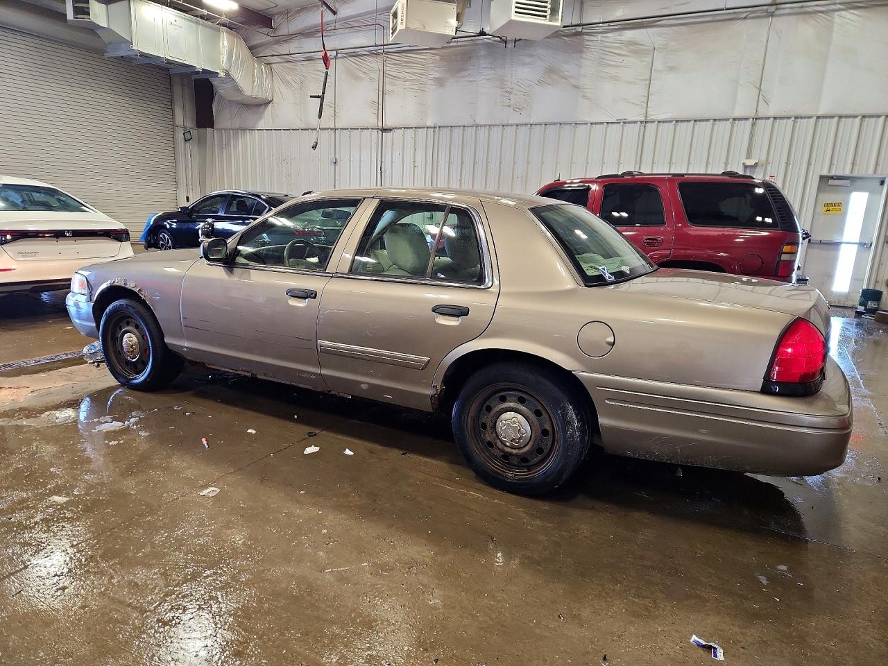 FORD CROWN VICTORIA 2011 — 3