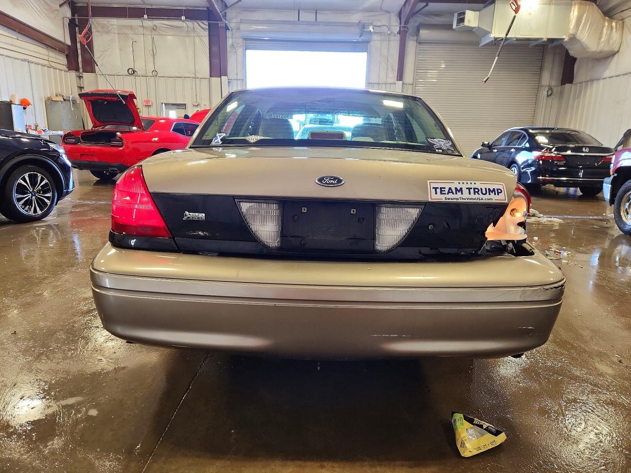 FORD CROWN VICTORIA 2011 — 7