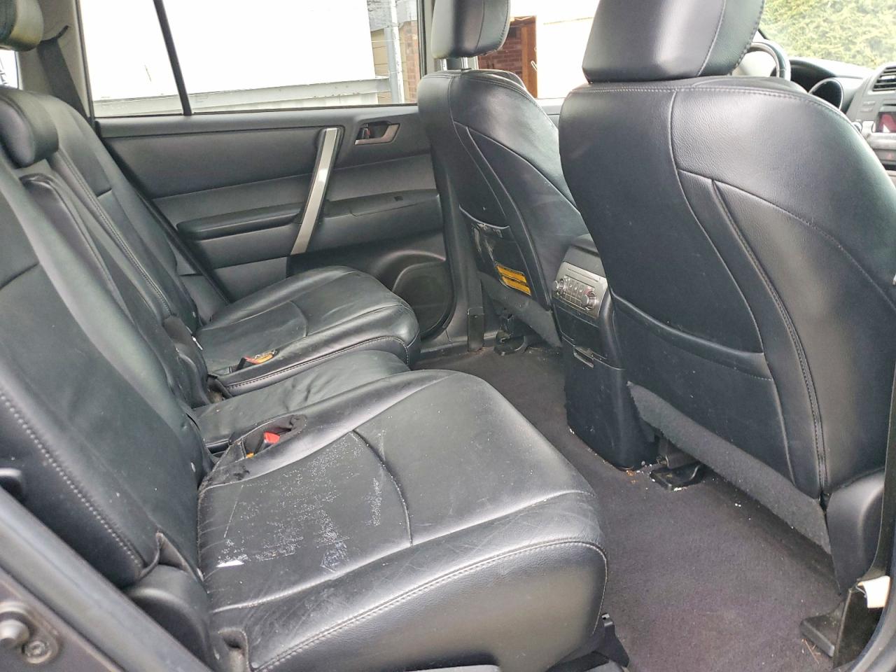 TOYOTA HIGHLANDER 2011 — 12