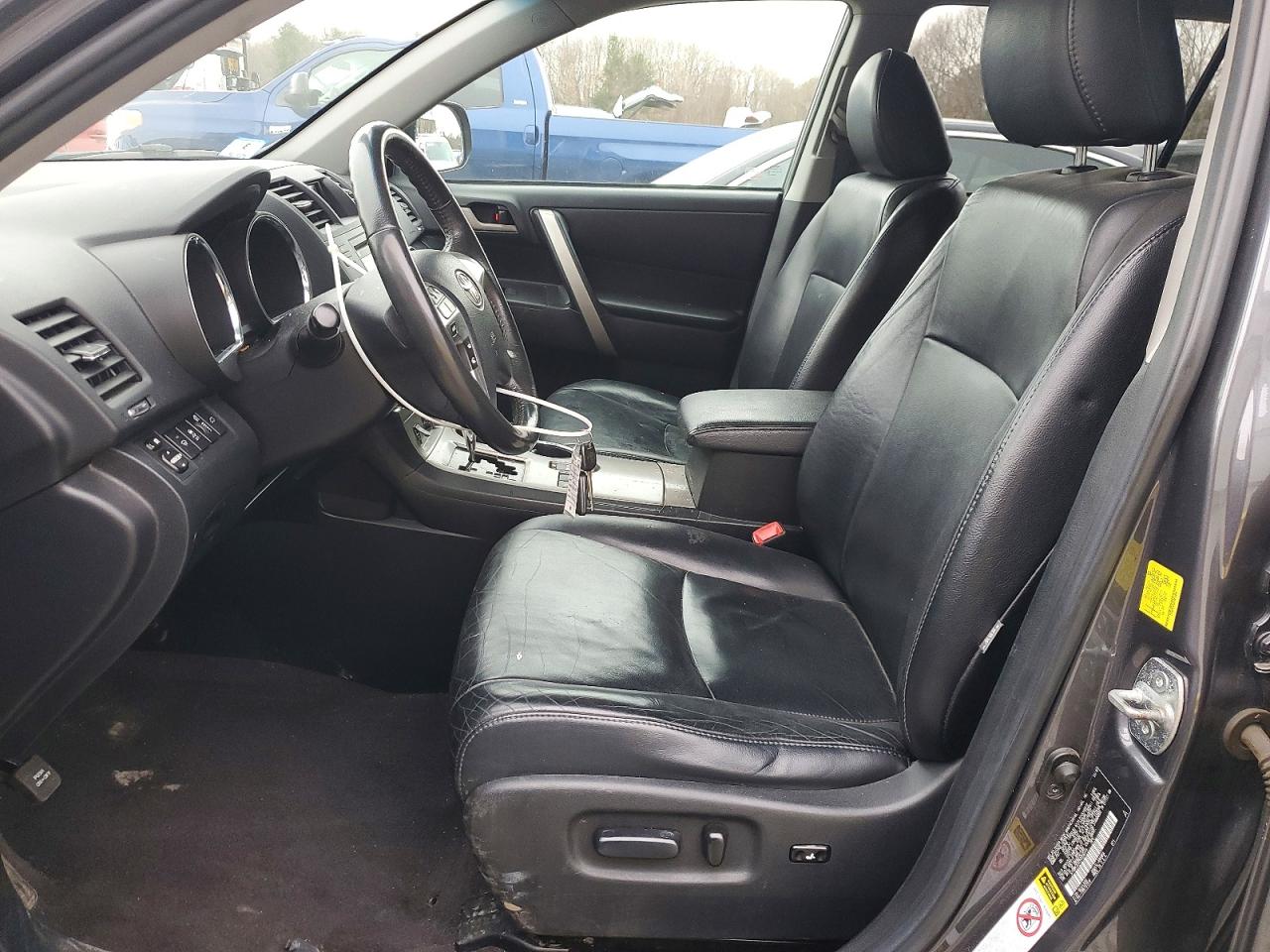TOYOTA HIGHLANDER 2011 — 8