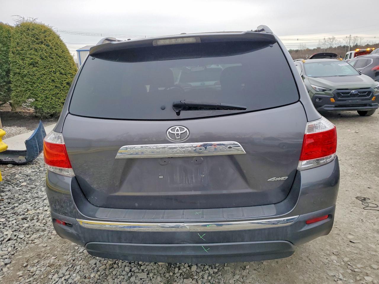 TOYOTA HIGHLANDER 2011 — 7