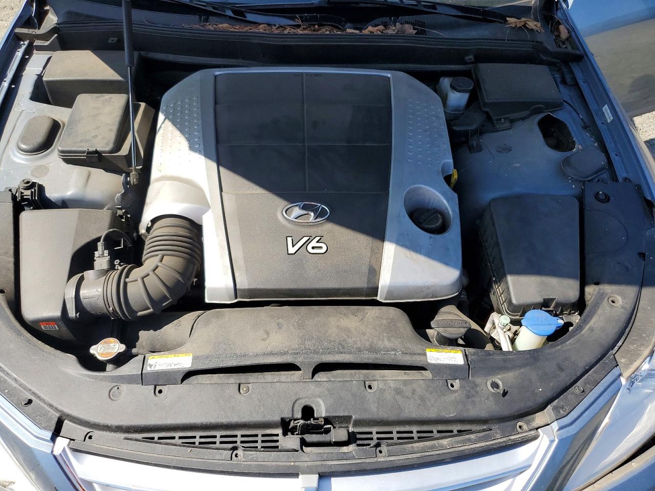 HYUNDAI GENESIS 2010 — 12