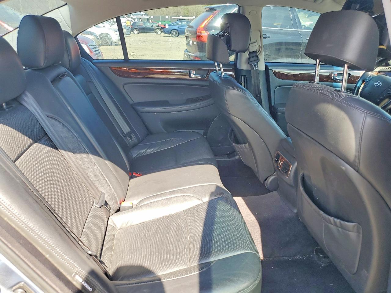 HYUNDAI GENESIS 2010 — 11