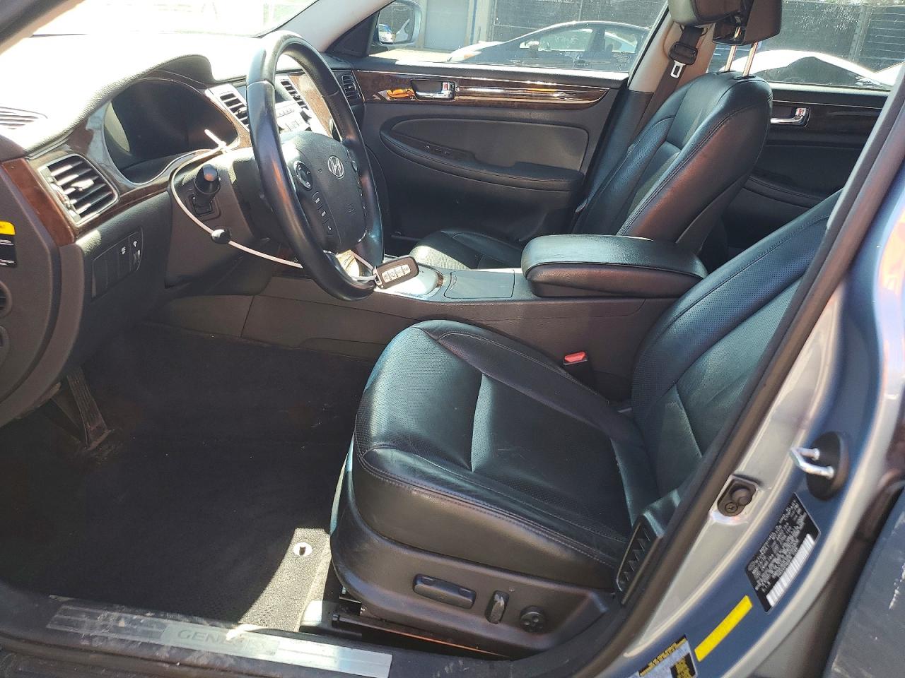 HYUNDAI GENESIS 2010 — 8