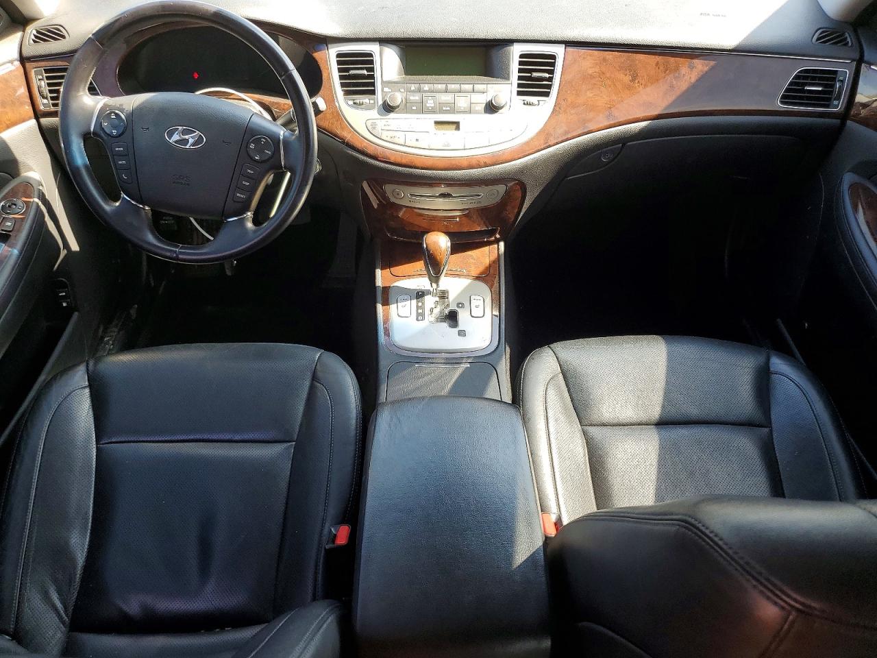 HYUNDAI GENESIS 2010 — 9